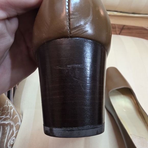 TALBOTS | BROWN LEATHER PUMPS | SIZE 6.5 M - Picture 7 of 9